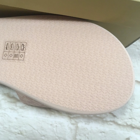 LAST ONE❗MICHAEL KORS Wade Slide In Ballet Color - Picture 7 of 10